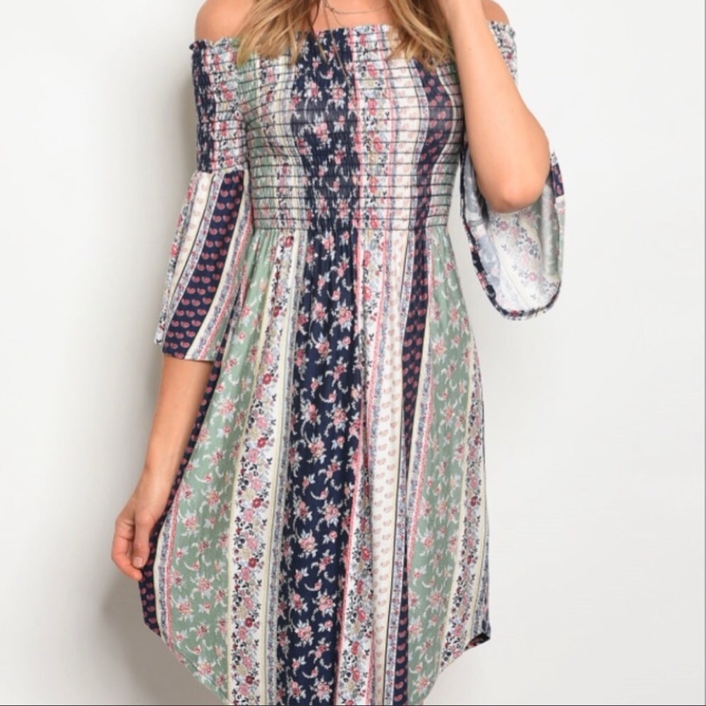 NWOT SUPER SEXY BOHO SEXY FLATTERING DRESS! NEW! - Picture 2 of 3